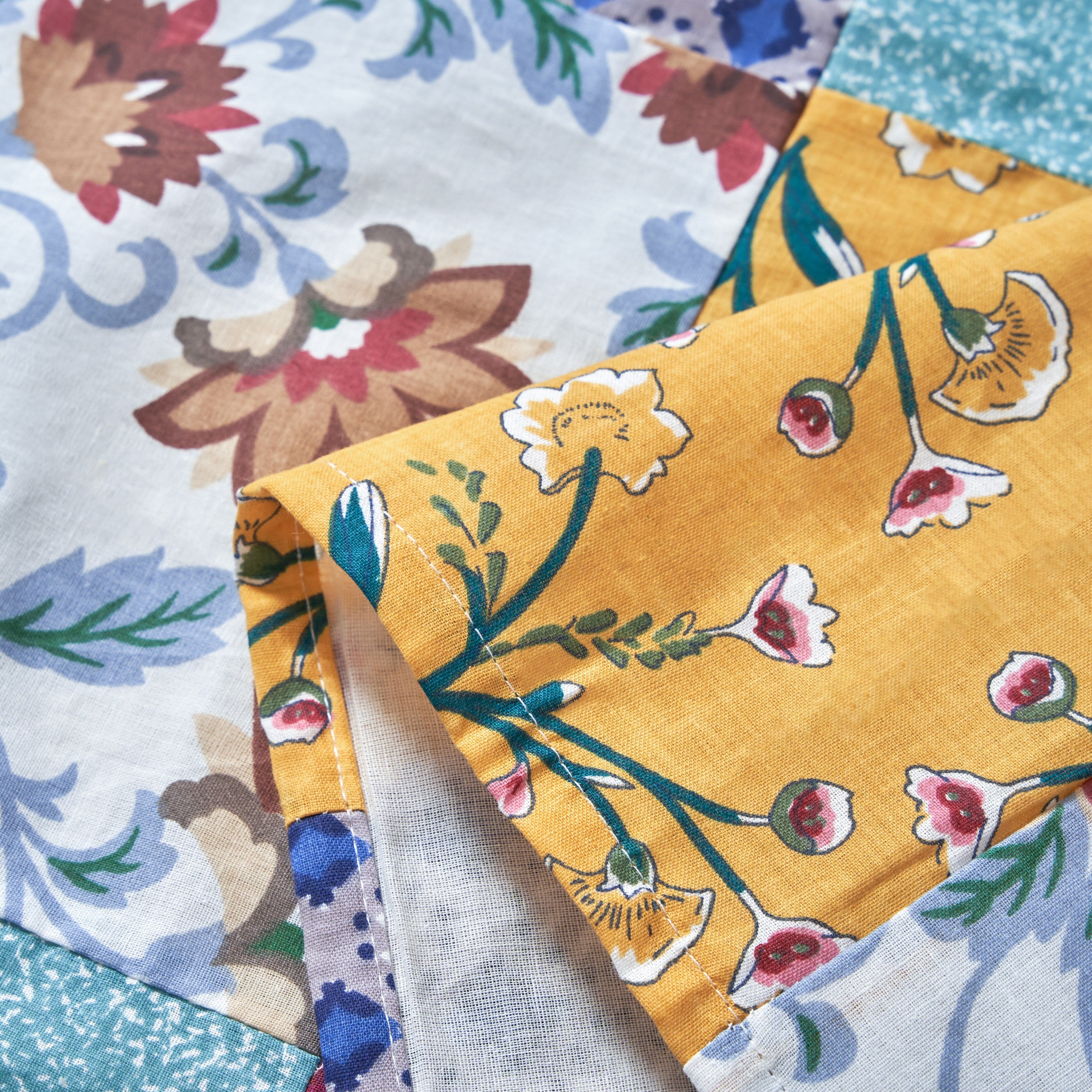 Tache Old World Garden Pastel Blue Yellow Red Hummingbirds Cotton Patchwork Curtain (JHW-936)