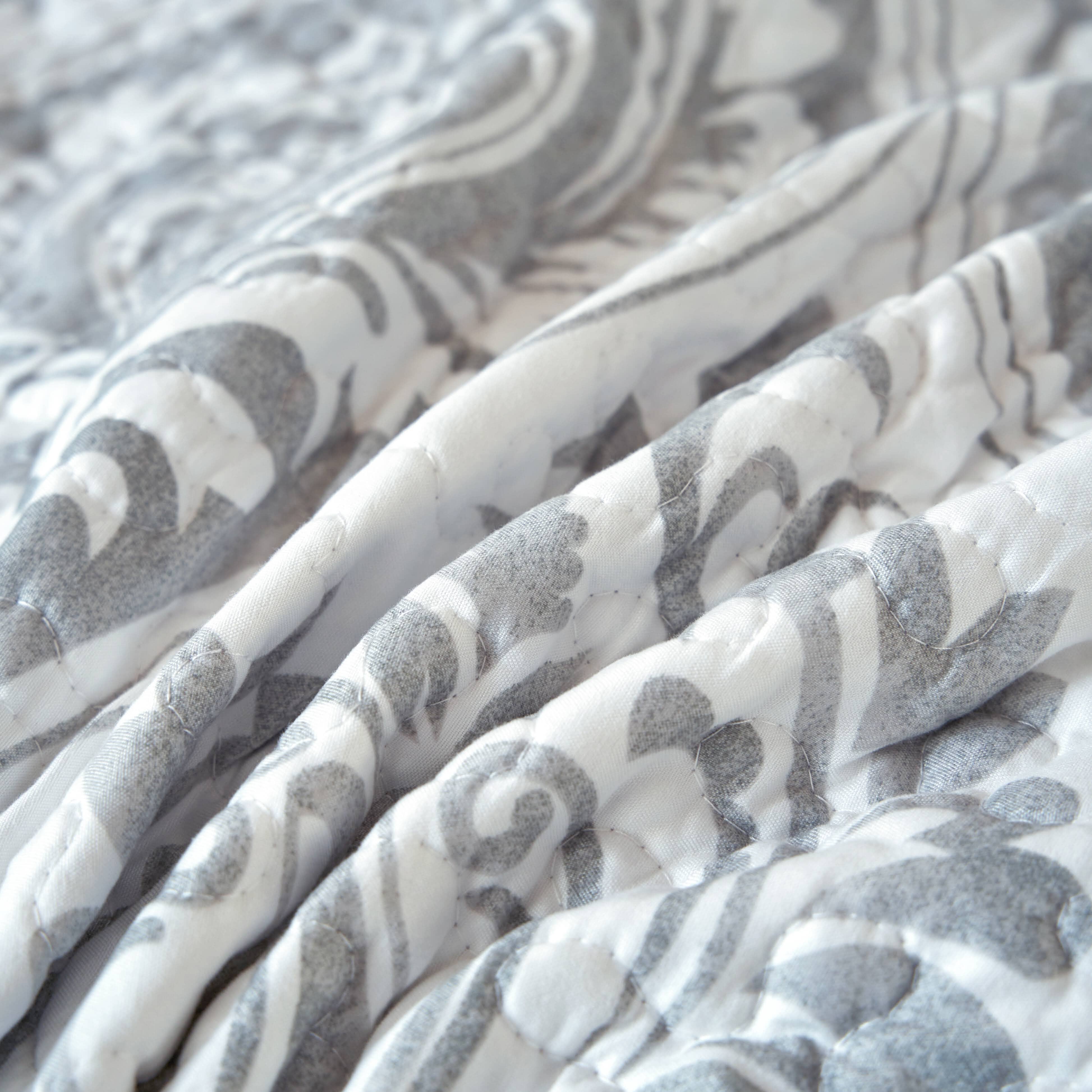 Tache Farmhouse Lighteweight Dreamy Moon Sky Paisley Ogee Damask White Heather Gray Reversible Quilted Throw Blanket Quilt