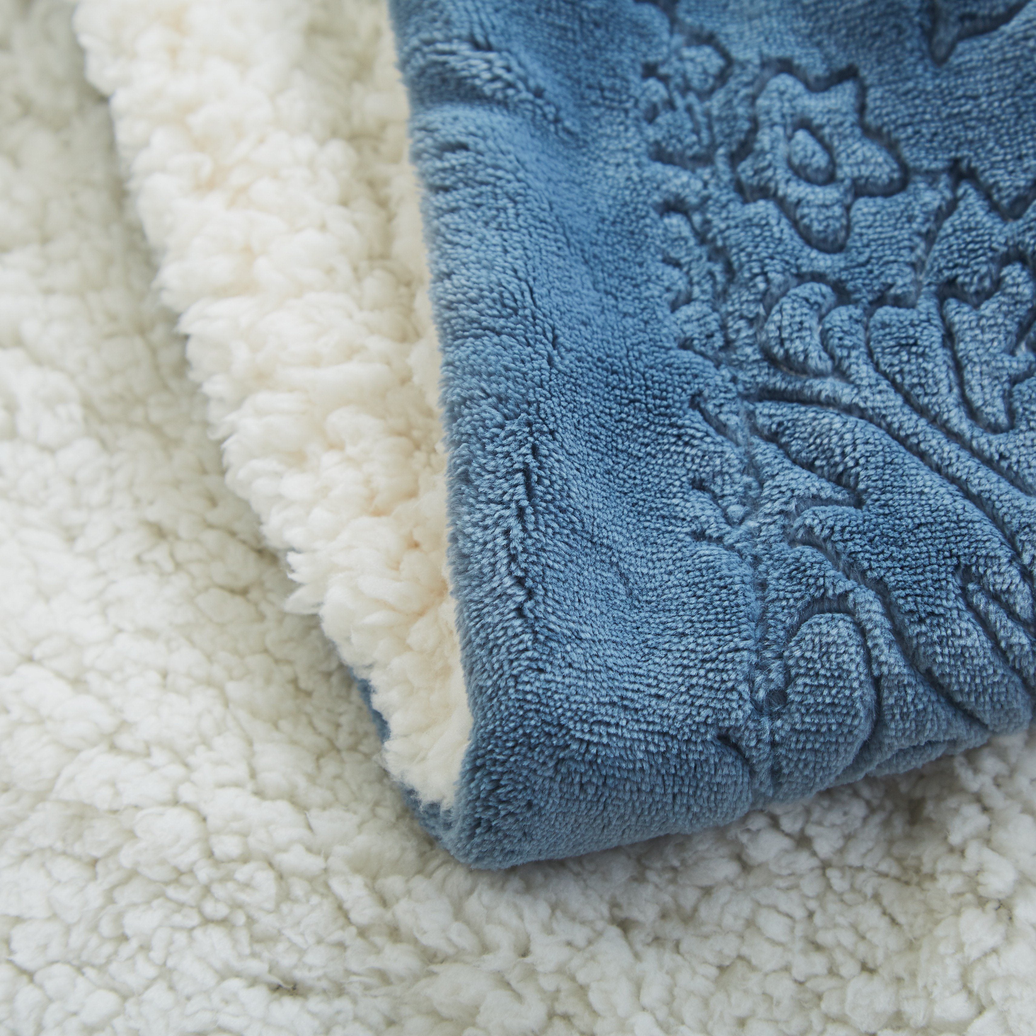 Light blue sherpa blanket hot sale